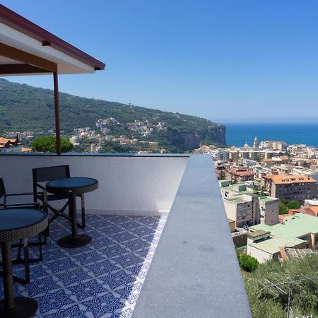 Appartamento In Villa Ariel ヴィーコ・エクエンセ エクステリア 写真