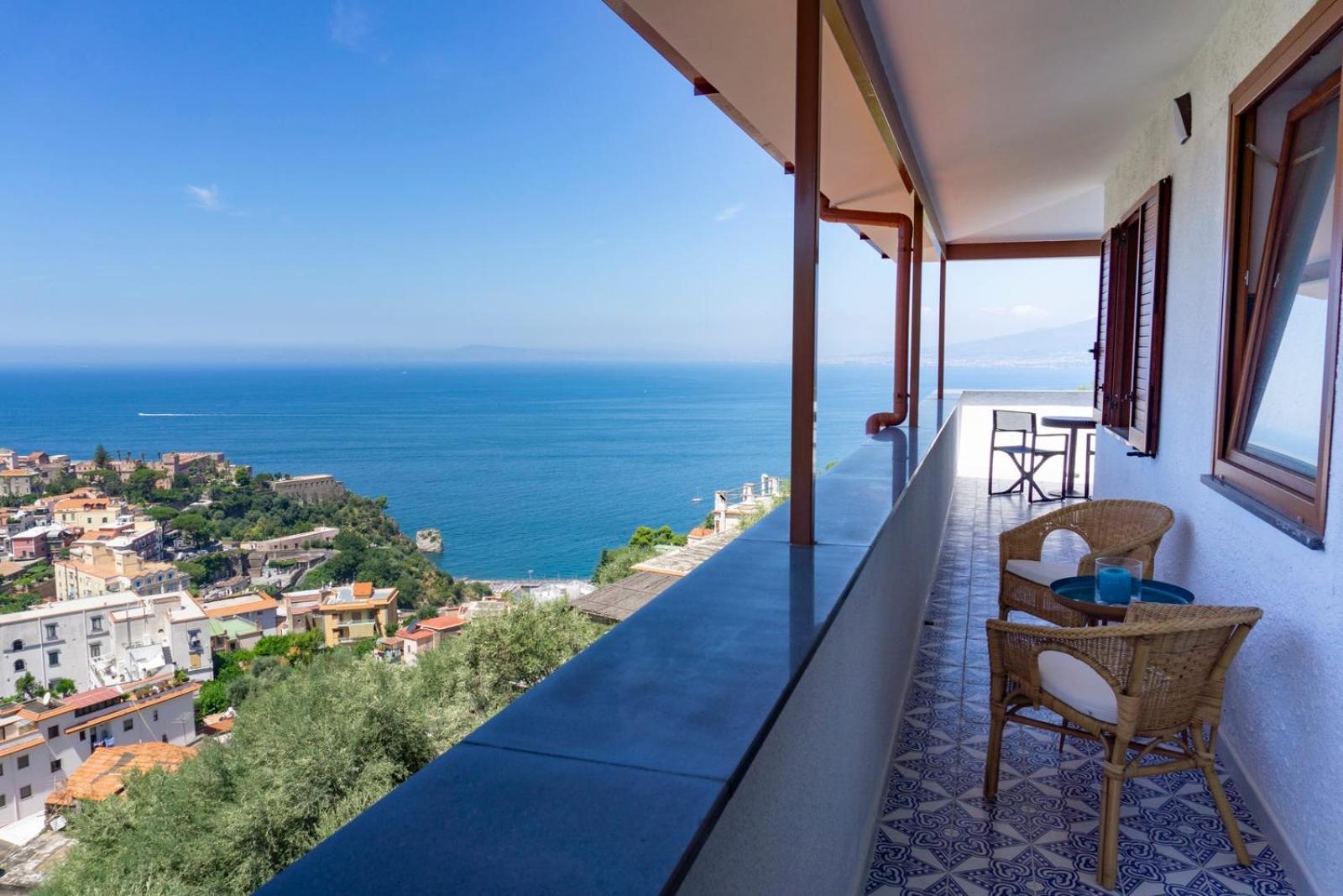 Appartamento In Villa Ariel ヴィーコ・エクエンセ エクステリア 写真