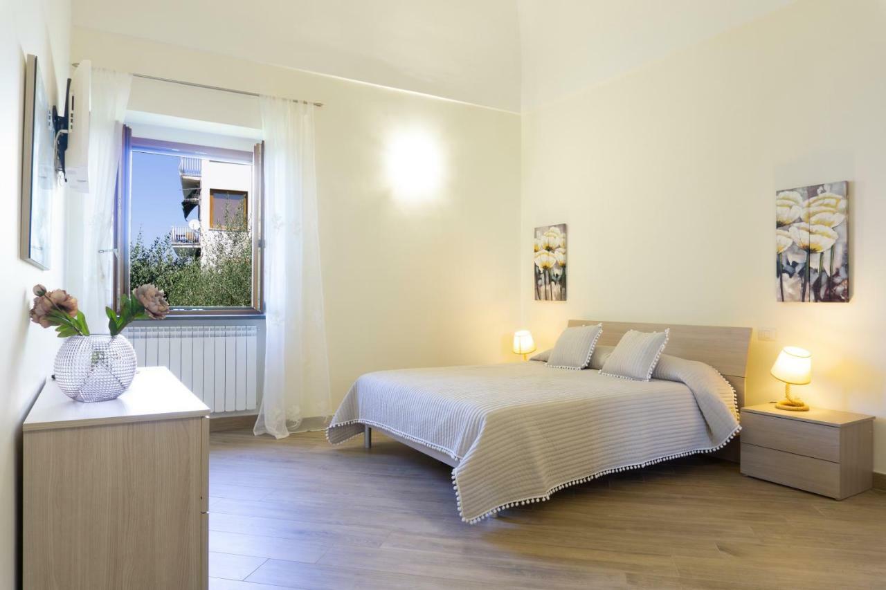 Appartamento In Villa Ariel ヴィーコ・エクエンセ エクステリア 写真