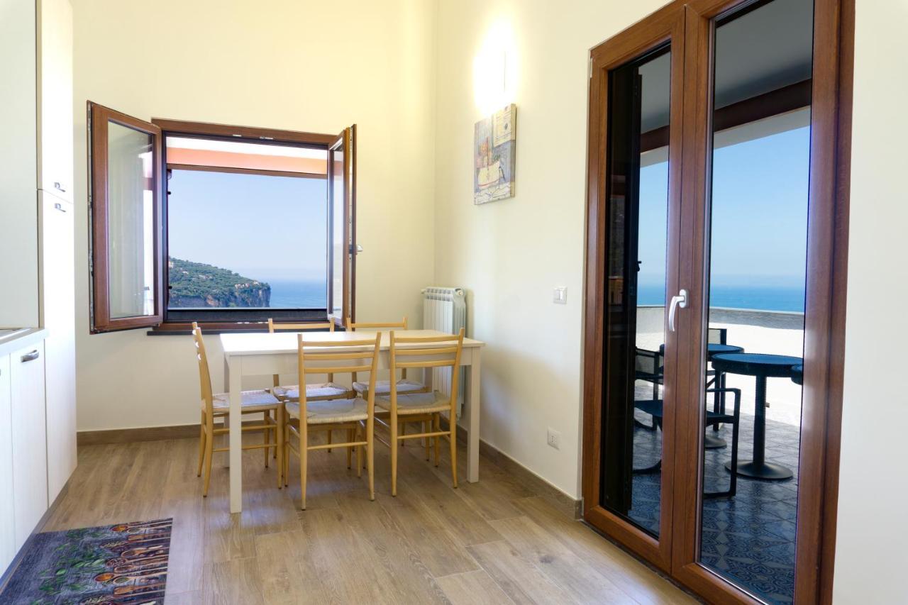 Appartamento In Villa Ariel ヴィーコ・エクエンセ エクステリア 写真